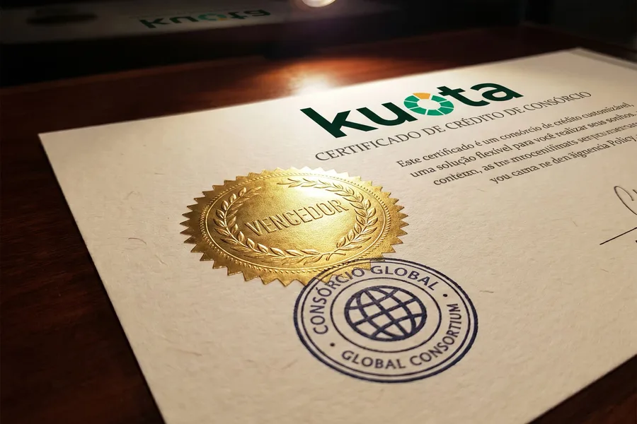 Certificado de crédito de consórcio da Kuota com selo dourado de contemplado